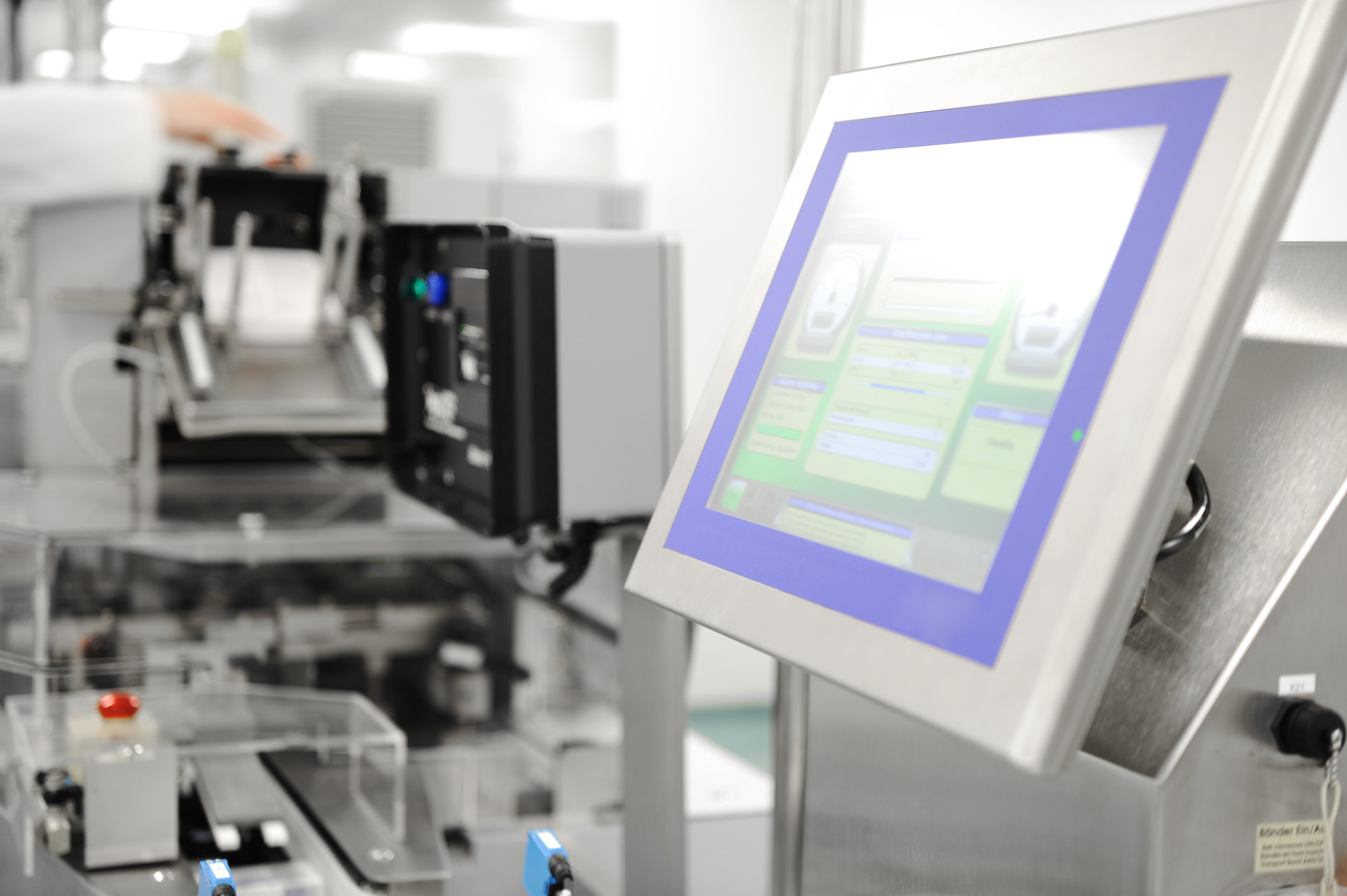 Cybersecurity Leader Tackles Downtime Problem with Raritan PDUs